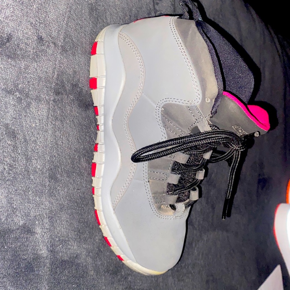 Size 1 y gray and black